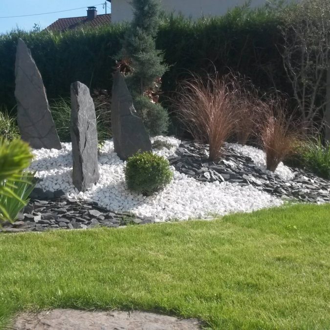Massif d&eacute;coratif en pierres naturelles G&eacute;rardmer