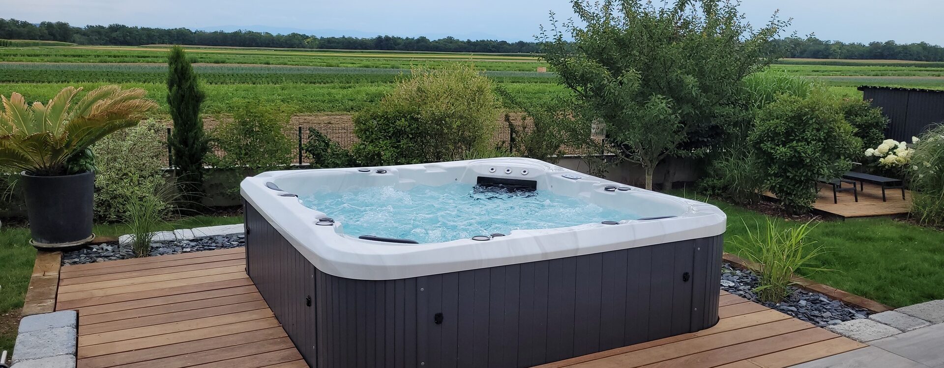 Comment installer un spa de nage chez soi ? La Bresse